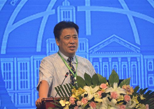 中俄中医药创新发展联盟秘书长、黑龙江中医药大学副校长王喜军教授作学术报告