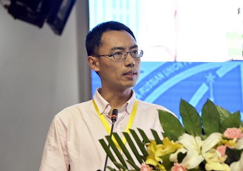 南京中医药大学副校长段金廒教授作学术报告