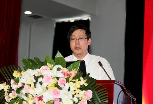 黑龙江中医药大学邹伟教授作学术报告