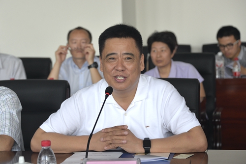 我校副校长王喜军主持开幕式