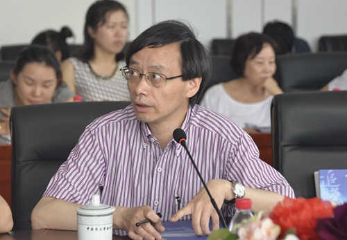 下午的第二场大会报告复旦大学药学院陈道峰教授主持