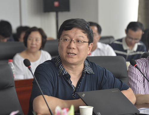 北京大学药学院蔡少青教授发言