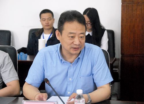 郭宏伟副校长主持会议