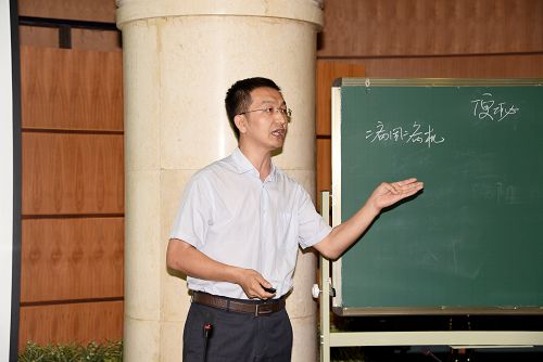 临床医学院王海强副主任医师作教学演示和经验分享