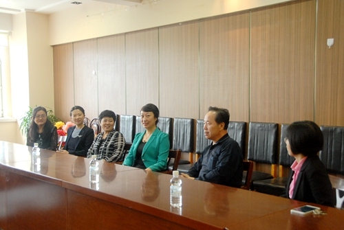 校工会主席乔广霞与基础医学院教师座谈交流