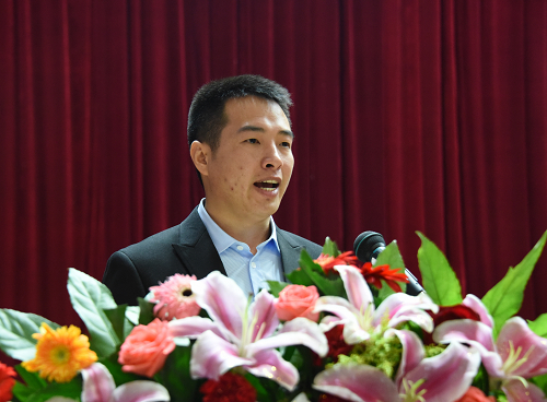 新生代表杨睿辉同学发言