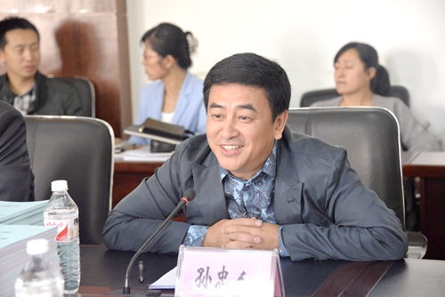校长孙忠人教授致欢迎辞