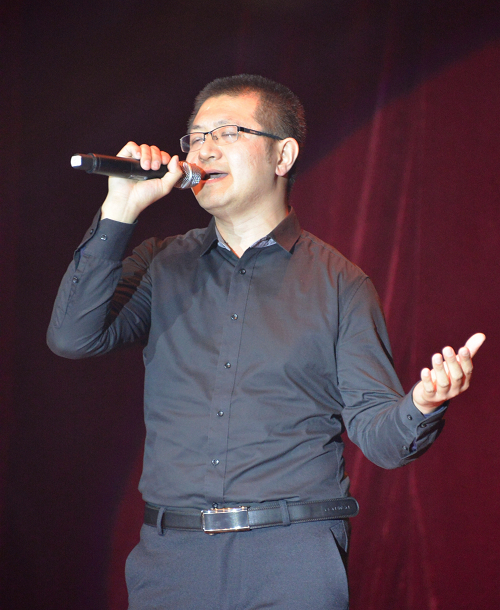 药学院选手孟健男演唱《一剪梅》
