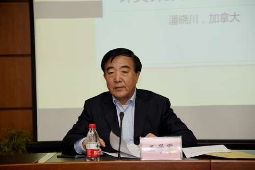 黑龙江省卫生计生委副主任、省中医药管理局局长王学军主持讲座