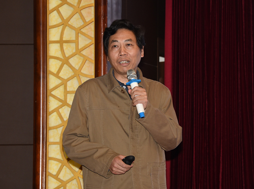 中华中医药学会中药基本理论分会主任委员钟赣生教授作题为《中药“十八反”的历史沿革、研究现状与思考》的学术报告