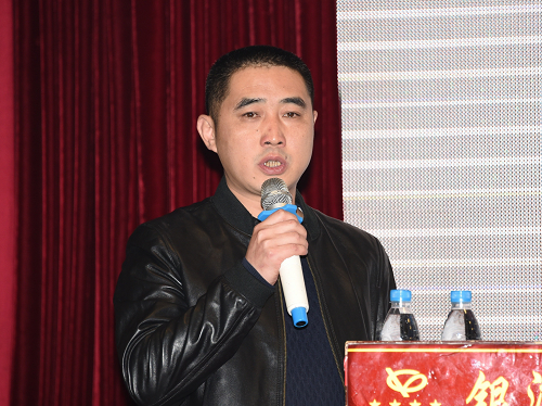 我校常惟智教授作题为《国家执业药师考试大纲》的学术报告