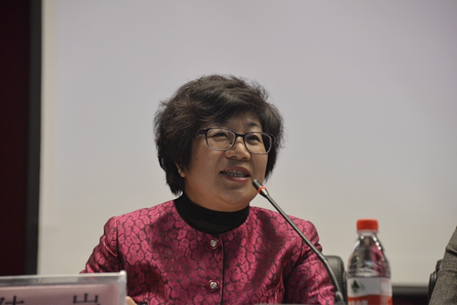 哈尔滨理工大学党委副书记陆岩主持论坛开幕式