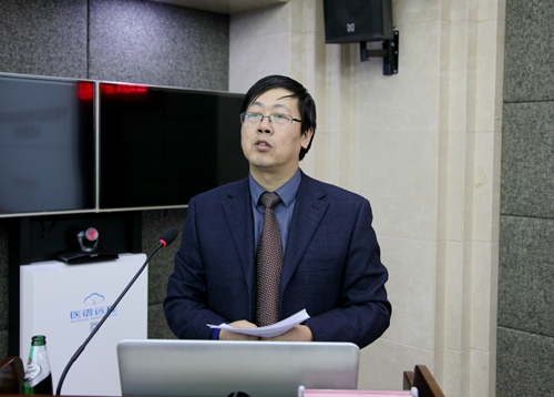黑龙江省中医药学会脑病专业委员会首届主任委员、附属第一医院邹伟教授主持会议