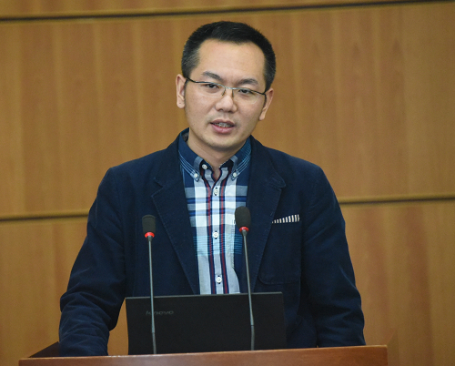 第二临床医学院朱路文副主任医师作题为《浅谈中医养生与康复》的学术报告