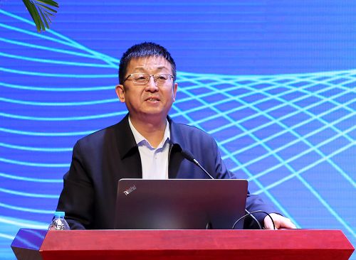 国家中医药管理局科技司司长曹洪欣教授致辞