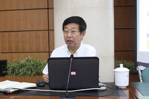 全国中医药高等教育学会教育研究会副理事长、我校杨天仁研究员作题为《教育教学研究与教学设计》的讲座