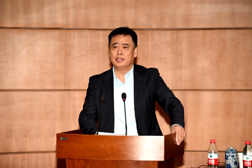 副校长王喜军教授主持讲座