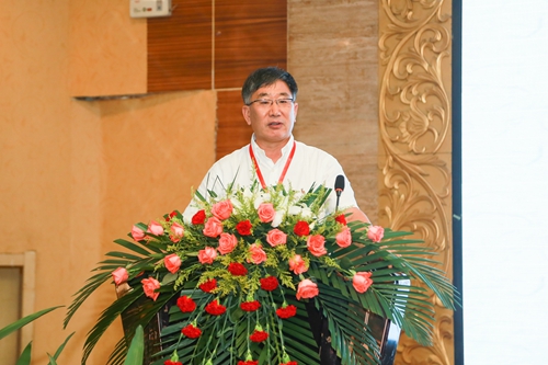 广西植物园主任缪剑华研究员作大会报告