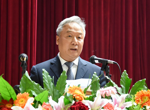 百千万人才国家级人选、龙江学者特聘教授、省教学名师、博士生导师、第二临床医学院唐强教授作为教师代表发言