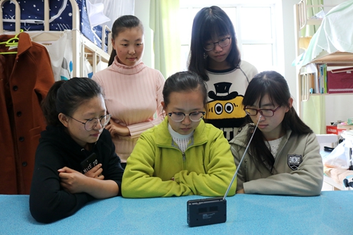 药学院组织学生收听十九大开幕盛况